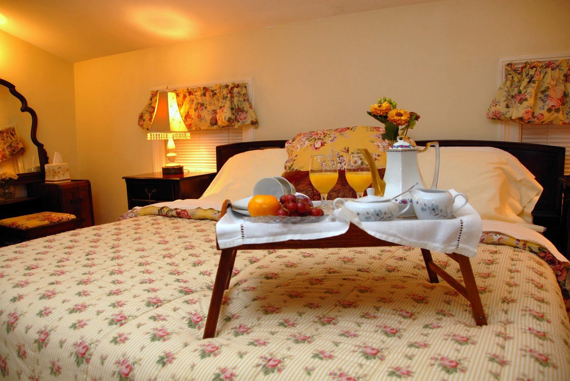 Arbor View House Bed And Breakfast East Marion Екстериор снимка